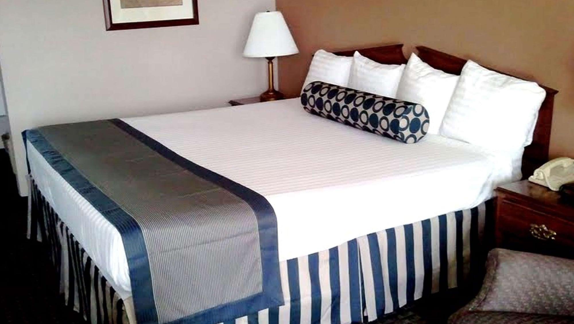 Magnuson Hotel Red Baron Garden City Ngoại thất bức ảnh